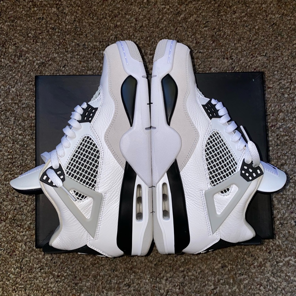 Jordan 4 Retro Military Black - Picture 4 of 7